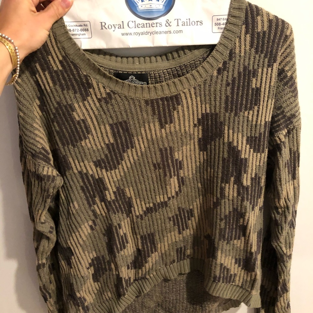 Camo light sweater